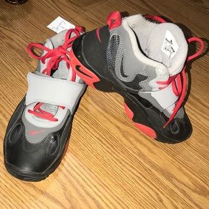 NEW Nike Turfs Size 7Y